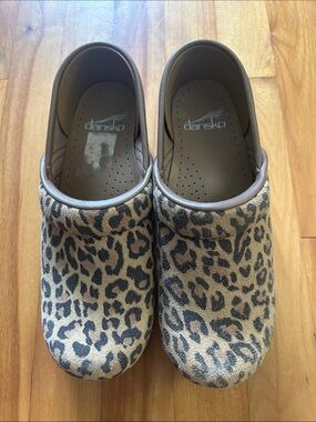 Dansko Leopard Print Clogs - Brown Size 6/36